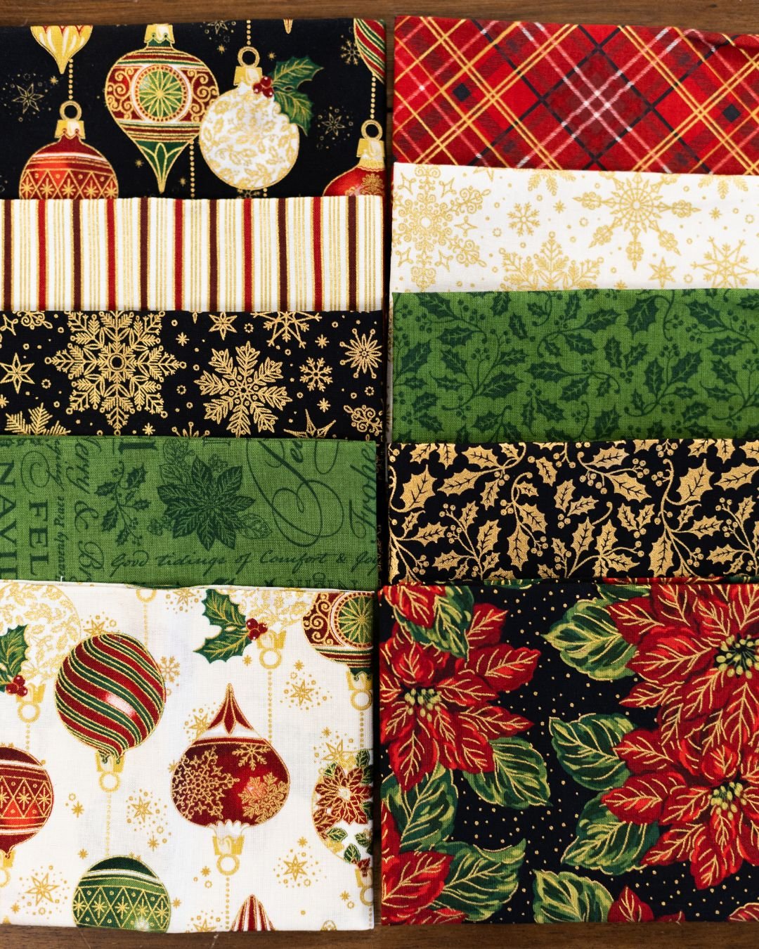 Pointsettias at Christmas 10 piece FQ bundle
